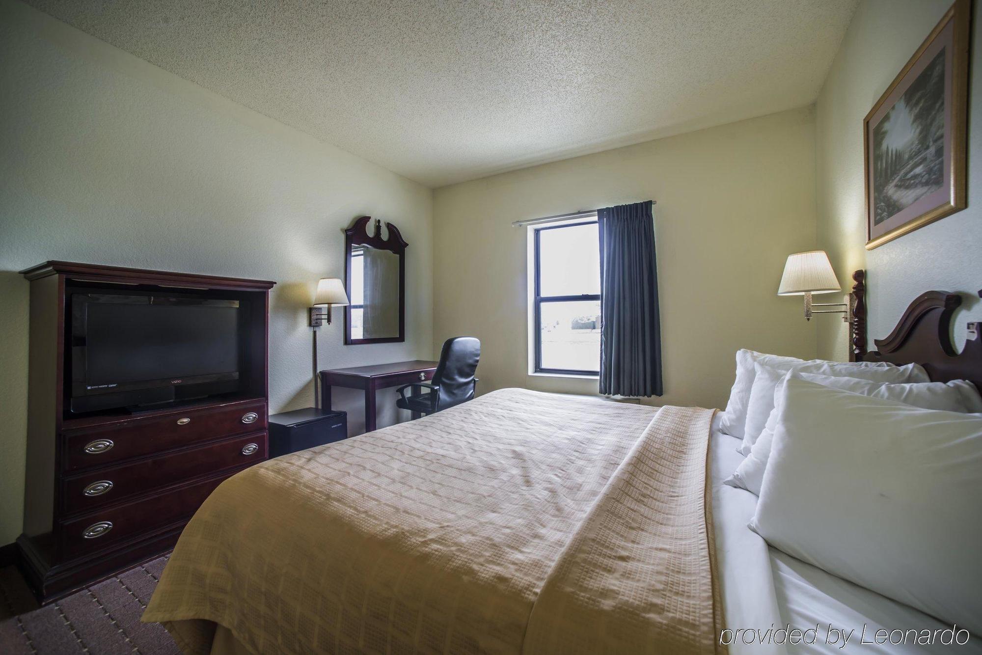 Super 8 By Wyndham Harrisburg Hotell Exteriör bild