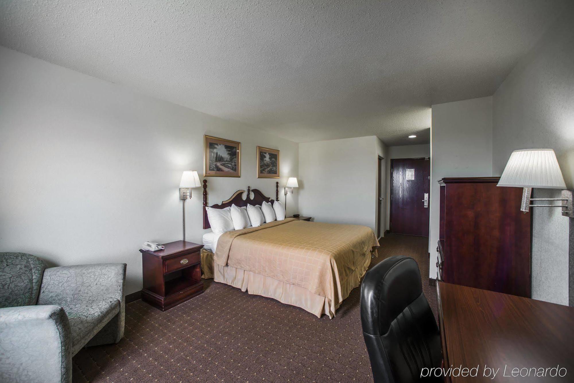 Super 8 By Wyndham Harrisburg Hotell Exteriör bild